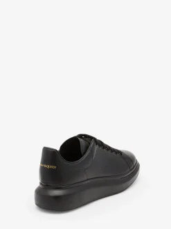 Men's Oversized Sneaker in Black